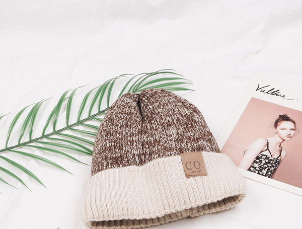 Ανδρικό χειμερινό καπέλο με βελούδινη φόδρα και επιγραφή