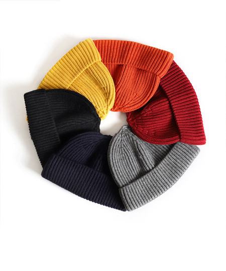 Pletena muška kapa za zimu