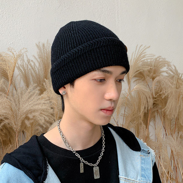 Πλεκτό ανδρικό καπέλο με έμβλημα