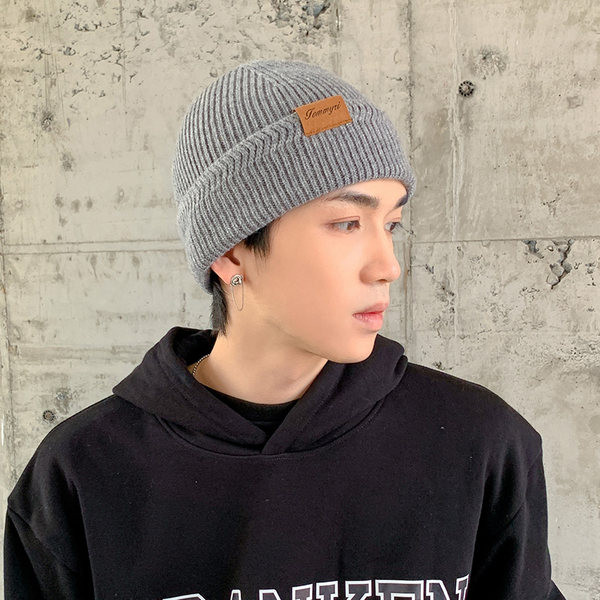 Πλεκτό ανδρικό καπέλο με έμβλημα