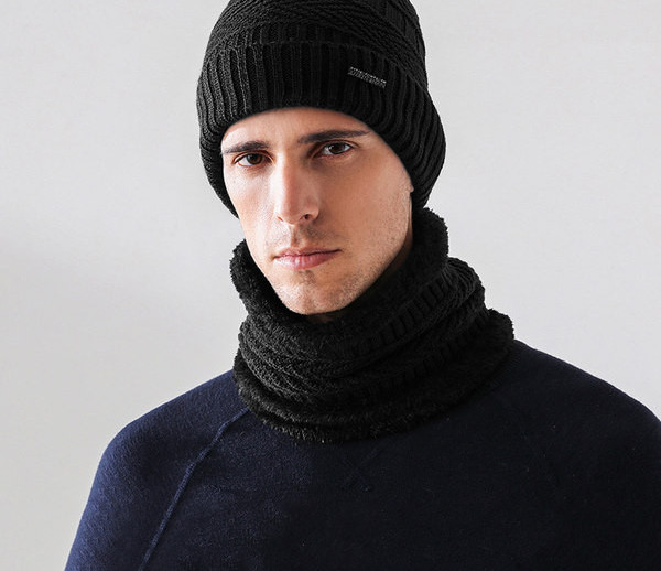 Мъжка зимна шапка с шал и надпис 