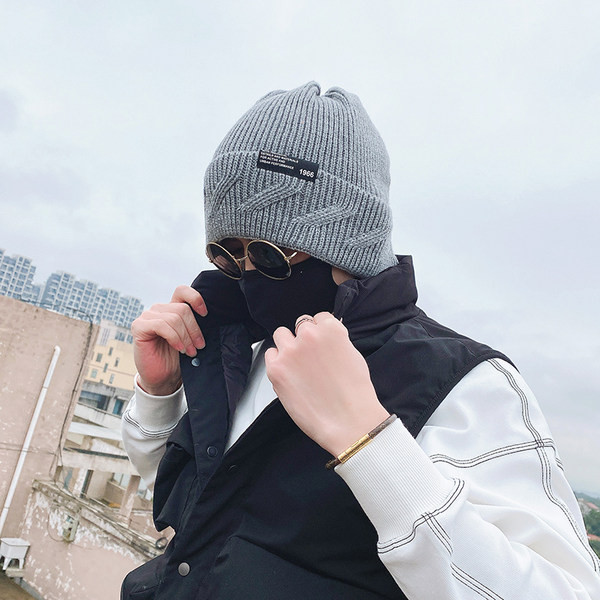 Ανδρικό χειμερινό πλεκτό καπέλο με επιγραφή