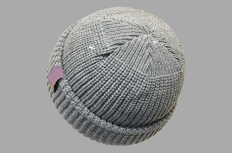 Ανδρικό μοντέρνο καπέλο φθινοπώρου-χειμώνα με έμβλημα