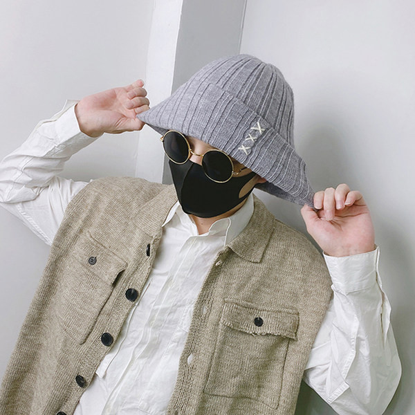 Ανδρικό μοντέρνο πλεκτό καπέλο σε πολλά χρώματα