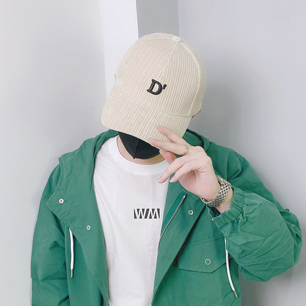 Ανδρικό καπέλο μπέιζμπολ με κεντημένο γράμμα