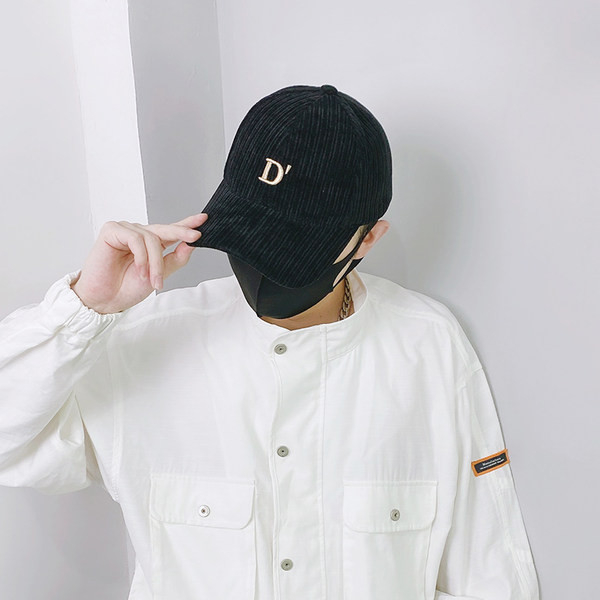 Ανδρικό καπέλο μπέιζμπολ με κεντημένο γράμμα