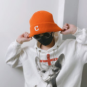 Πλεκτό καπέλο με κέντημα για άνδρες