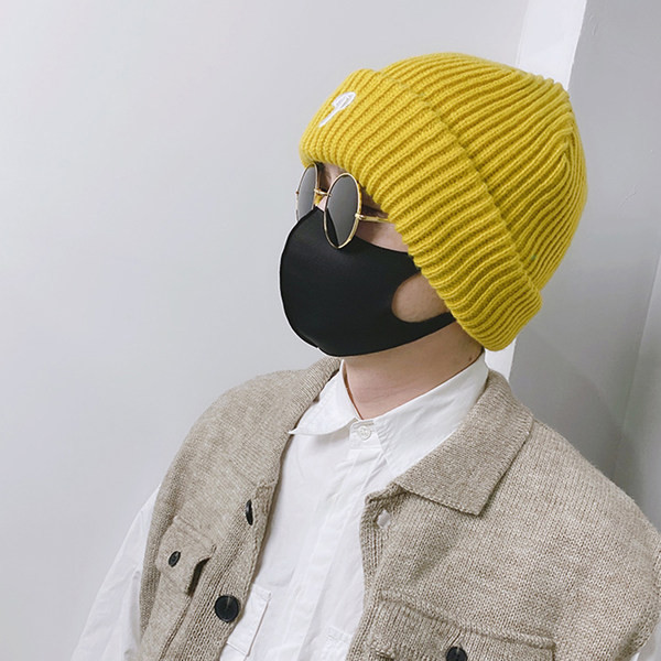 Πλεκτό καπέλο με κέντημα για άνδρες