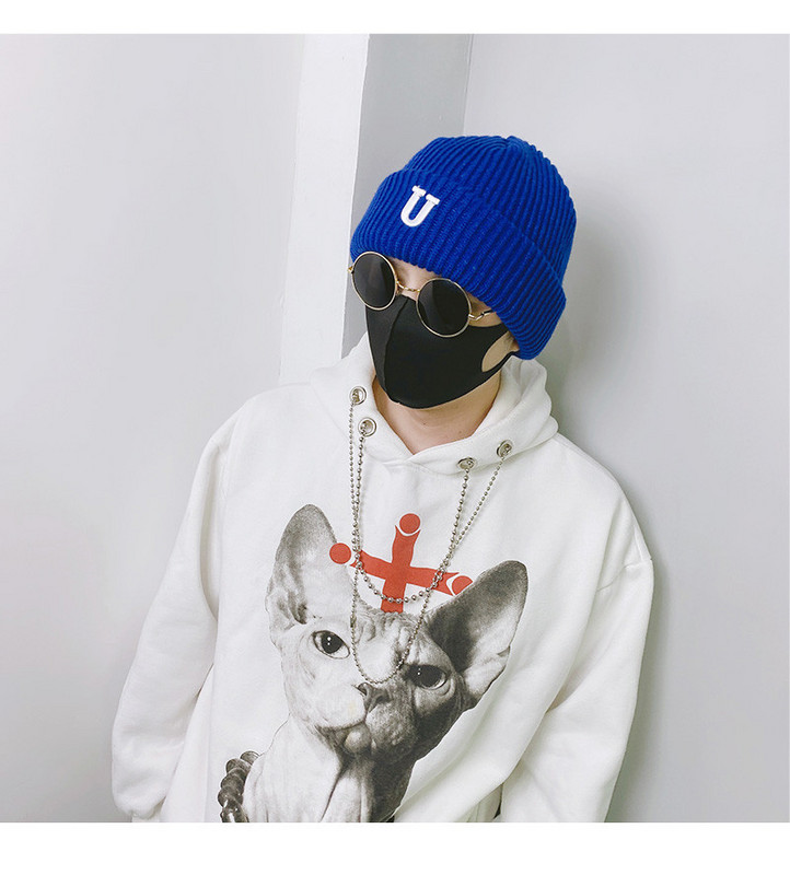 Πλεκτό καπέλο με κέντημα για άνδρες