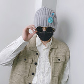 Ανδρικό χειμερινό καπέλο με τρισδιάστατο στοιχείο