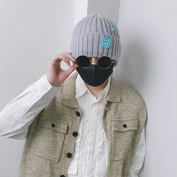 Ανδρικό χειμερινό καπέλο με τρισδιάστατο στοιχείο