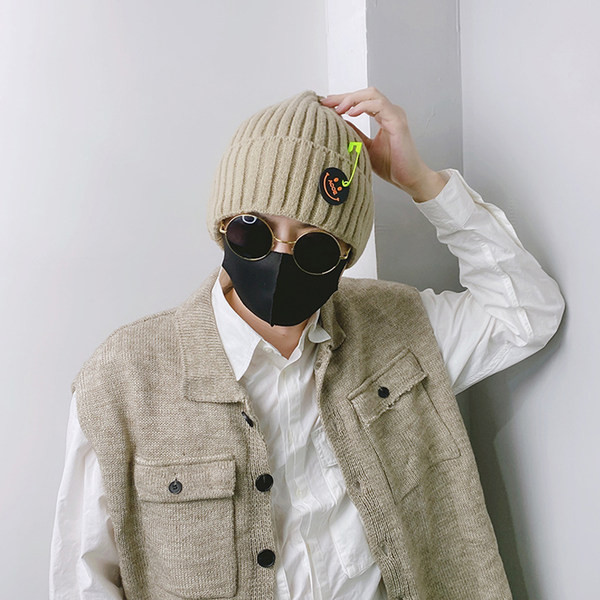 Ανδρικό χειμερινό καπέλο με τρισδιάστατο στοιχείο