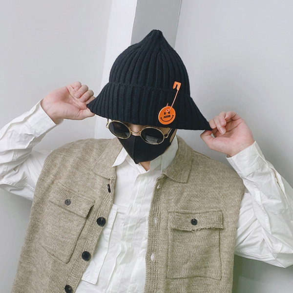 Ανδρικό χειμερινό καπέλο με τρισδιάστατο στοιχείο