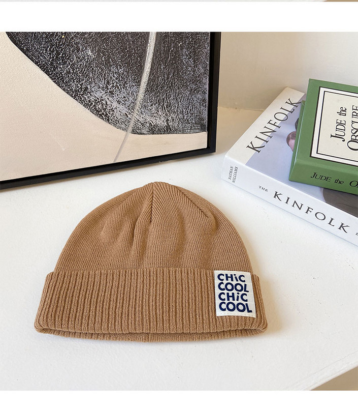 Καθημερινό χειμερινό καπέλο με έμβλημα