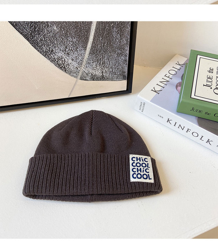 Καθημερινό χειμερινό καπέλο με έμβλημα