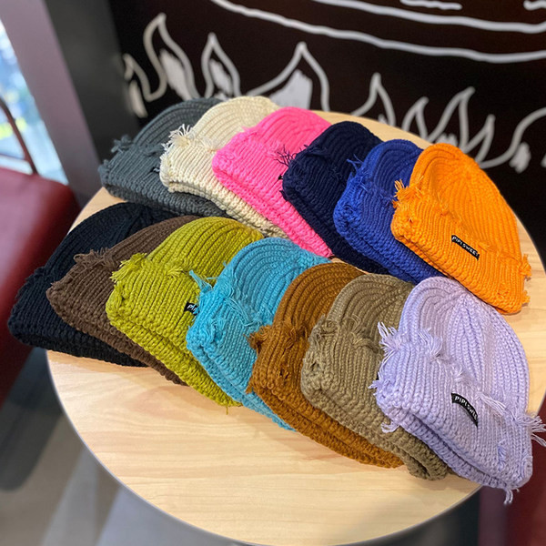 Ανδρικό καπέλο casual με έμβλημα σε πολλά χρώματα