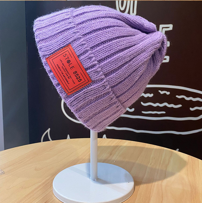 Muška vunena kapa sa grbom