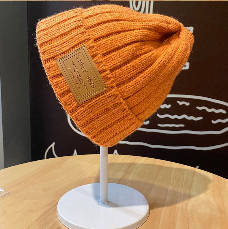 Muška vunena kapa sa grbom