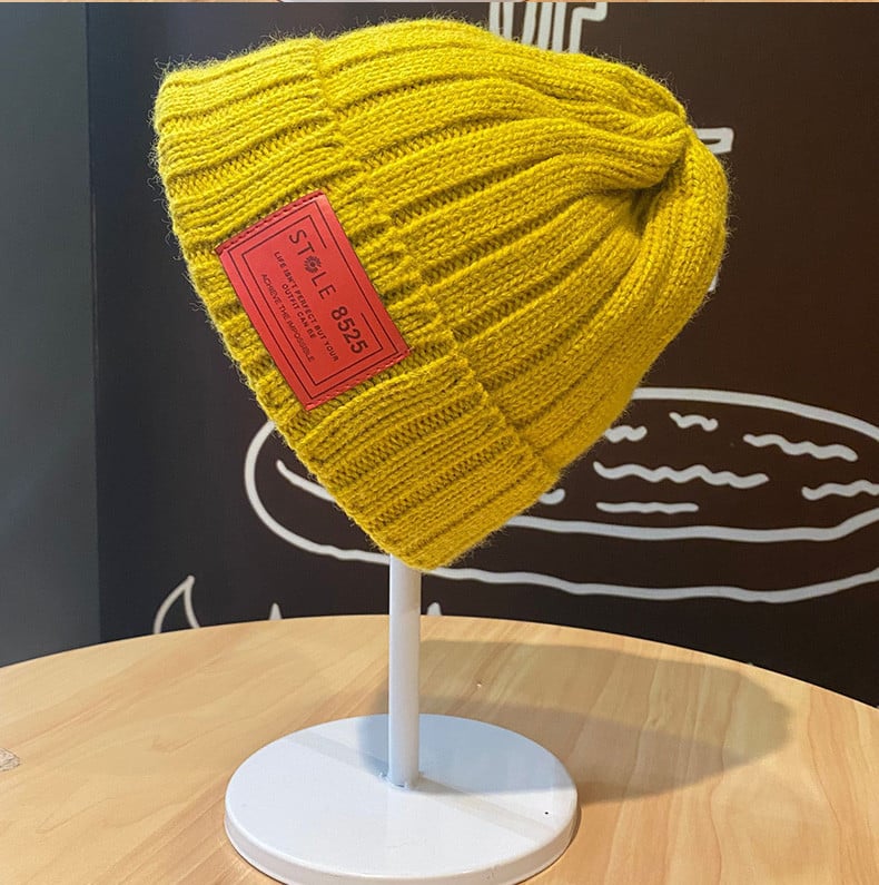 Muška vunena kapa sa grbom