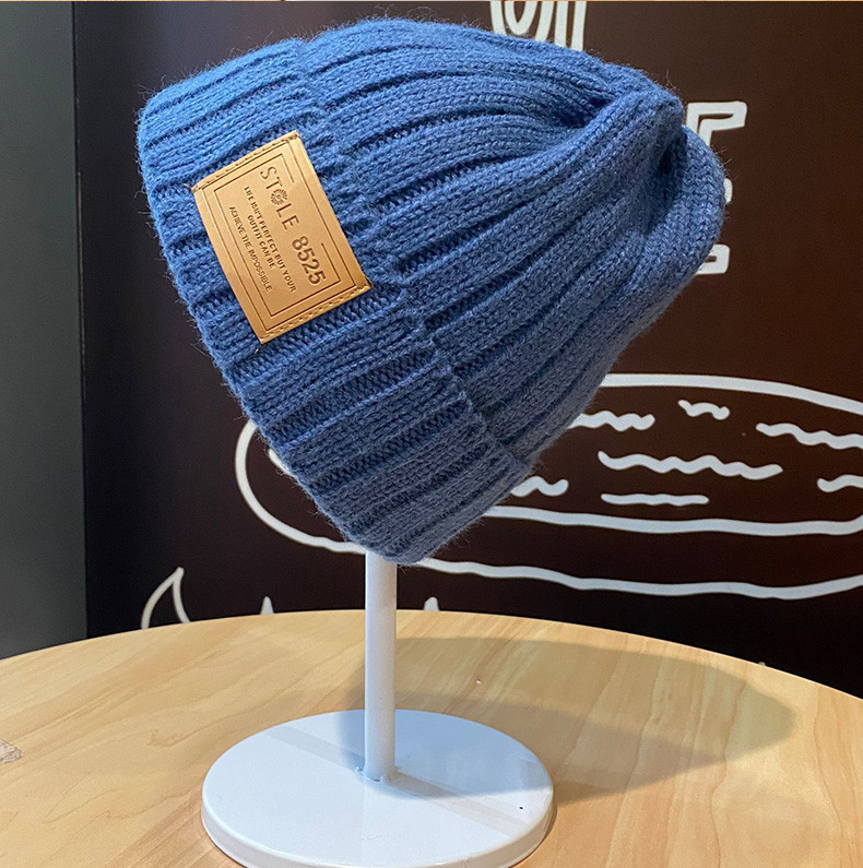 Muška vunena kapa sa grbom