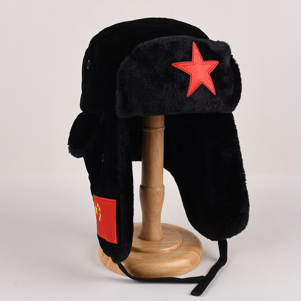 Debela muška kapa naušnica s aplikacijom