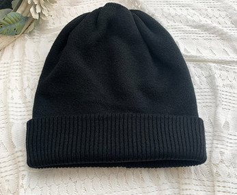 Μοντέλο ανδρικό καπέλο μονόχρωμο σε τέσσερα χρώματα