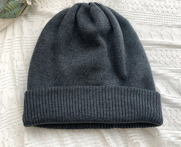 Μοντέλο ανδρικό καπέλο μονόχρωμο σε τέσσερα χρώματα