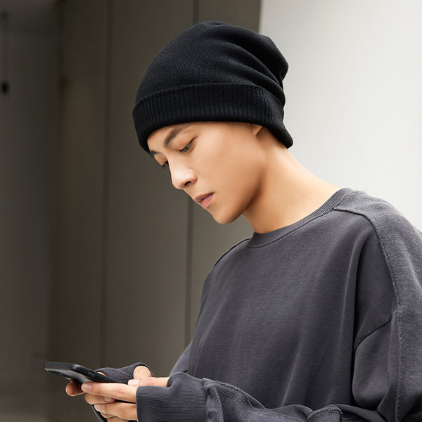 Μοντέλο ανδρικό καπέλο μονόχρωμο σε τέσσερα χρώματα