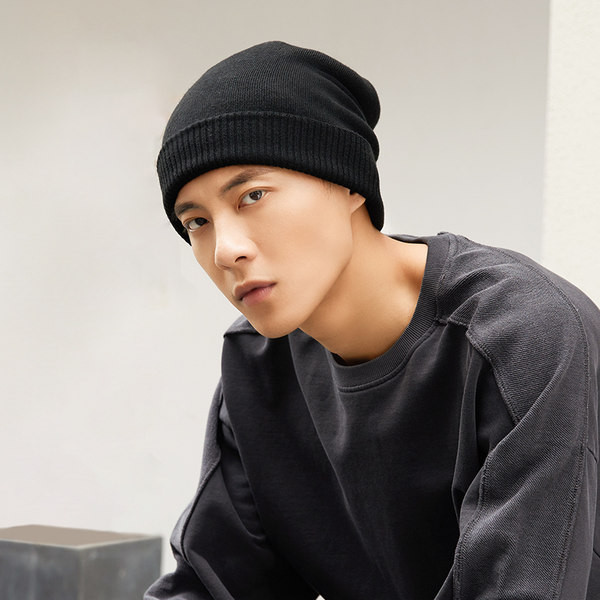 Μοντέλο ανδρικό καπέλο μονόχρωμο σε τέσσερα χρώματα