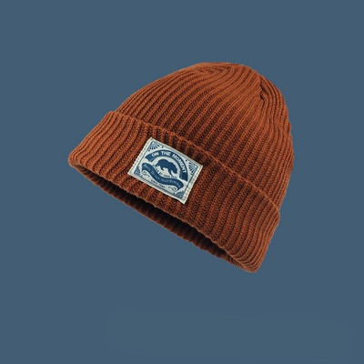 Muška moderna pletena kapa s vezom jednobojnog uzorka