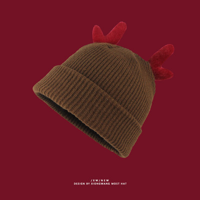 Χειμερινό πλεκτό καπέλο με τρισδιάστατο στοιχείο