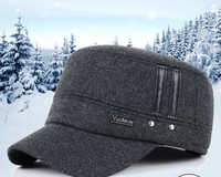 Naujo modelio vyriška žieminė kepurė su metaline emblema