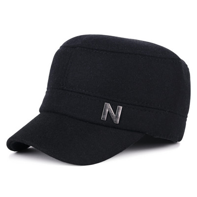 Naujo modelio vyriška žieminė kepurė su metaline emblema