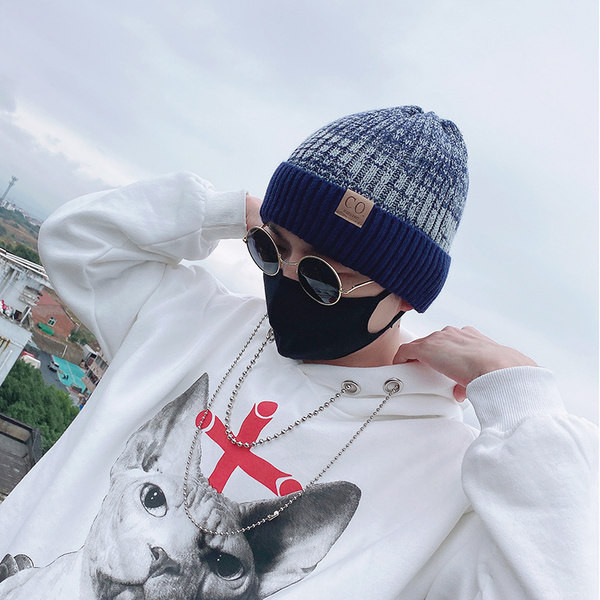 Плетена зимна шапка с поларена подплата