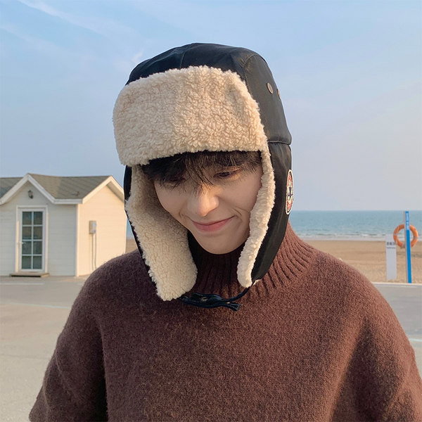 Ανδρικό έκο δερμάτινο καπέλο με κέντημα