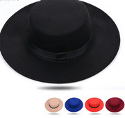 Vyriška kepurė su retro stiliaus krašteliu