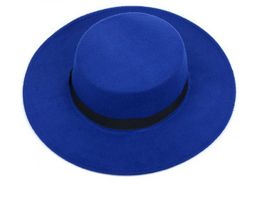 Vyriška kepurė su retro stiliaus krašteliu