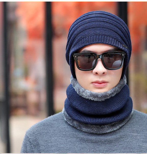 Ανδρικό χειμωνιάτικο καπέλο με ζεστή βελούδινη φόδρα και μεταλλικό στοιχείο