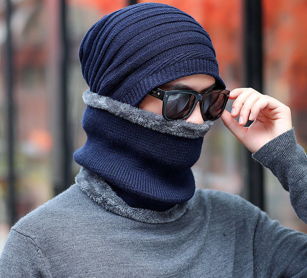 Ανδρικό χειμωνιάτικο καπέλο με ζεστή βελούδινη φόδρα και μεταλλικό στοιχείο