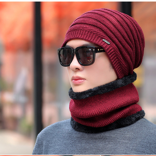 Ανδρικό χειμωνιάτικο καπέλο με ζεστή βελούδινη φόδρα και μεταλλικό στοιχείο