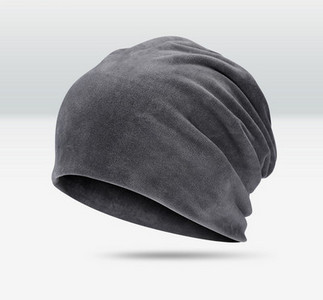 Kelių spalvų vyriška kepurė tinkanti rudeniui ir žiemai