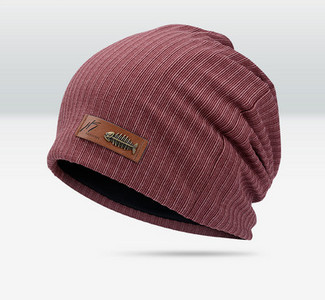 Ανδρικό καπέλο σε διάφορα χρώματα και έμβλημα