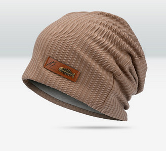 Ανδρικό καπέλο σε διάφορα χρώματα και έμβλημα