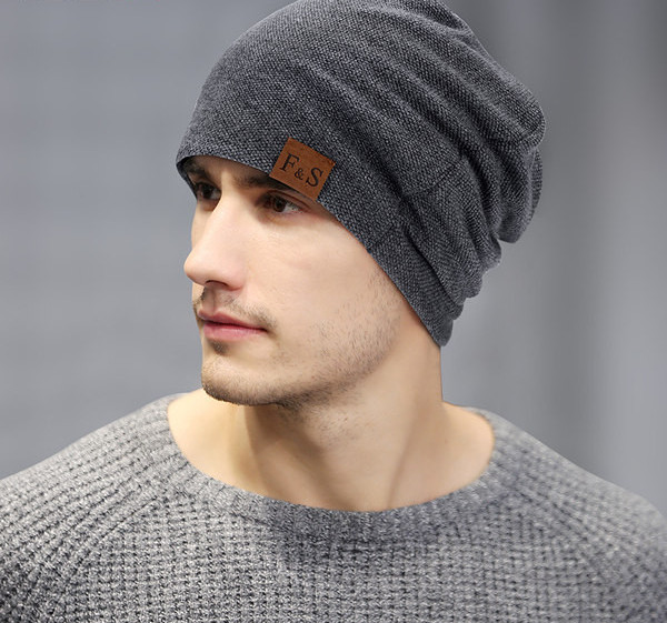 Ανδρικό καπέλο σε διάφορα χρώματα και έμβλημα