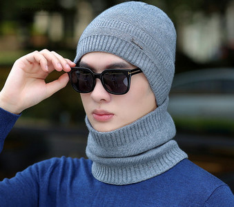 Ανδρικό χειμωνιάτικο καπέλο με κασκόλ σε πολλά μοντέλα