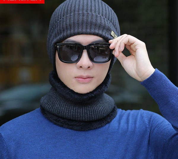 Πλεκτό καπέλο και κασκόλ για άνδρες