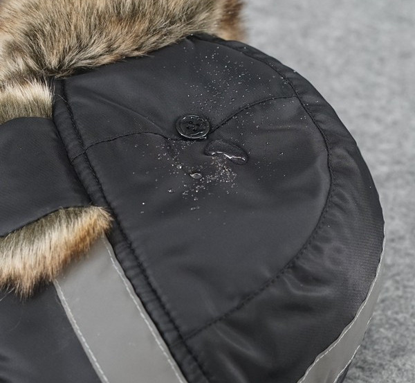 Muška zimska naušnica s perom - crne boje