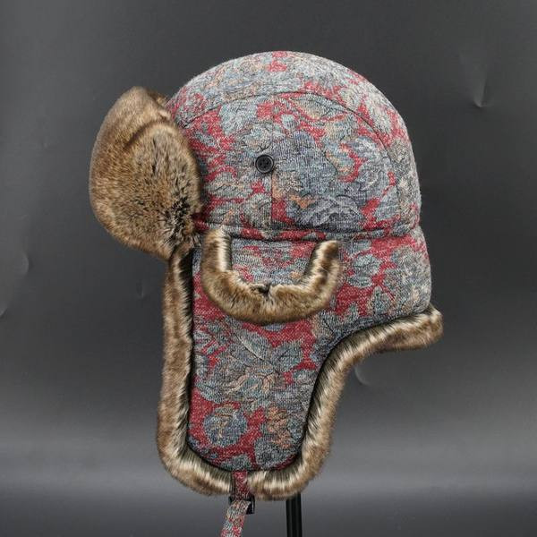 Muška zimska kapa sa ušankama i puhom