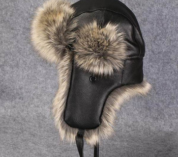 Μοντέρνο χειμωνιάτικο καπέλο από έκο δέρμα με πούπουλο