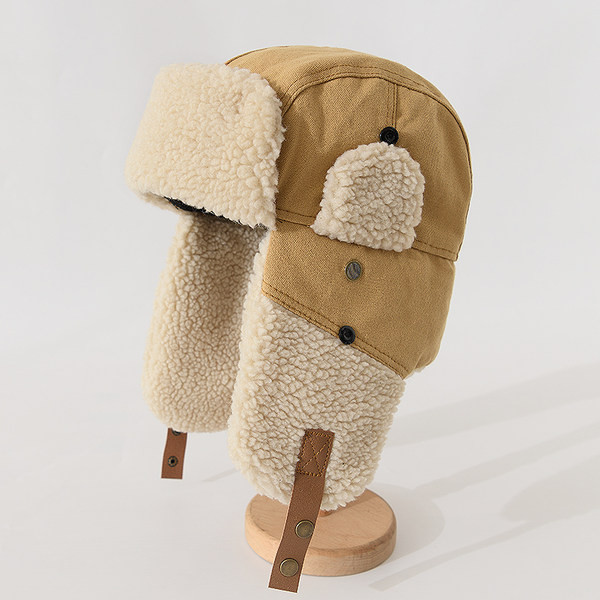 Muška zimska kapa sa ušankama i vezicama